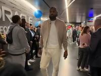 九游娱乐官方平台-詹姆斯考虑换队为何难实现?NBA劳资协议扼杀交易的简单介绍