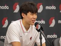 九游体育官网-青岛更新杨瀚森特训！NBA级教练一对一强化投篮，好性格助力融入