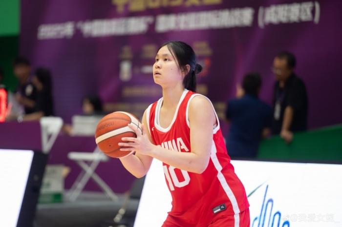 关于U19女篮世界杯-冉珂嘉17+10中国负葡萄牙遭两连败的信息