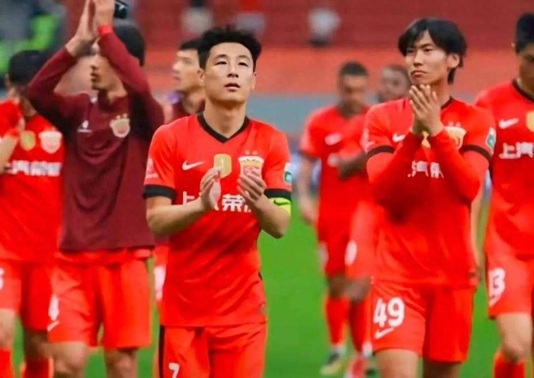 中超-蒯纪闻两送助攻海港3-1亚泰联赛4连胜的简单介绍