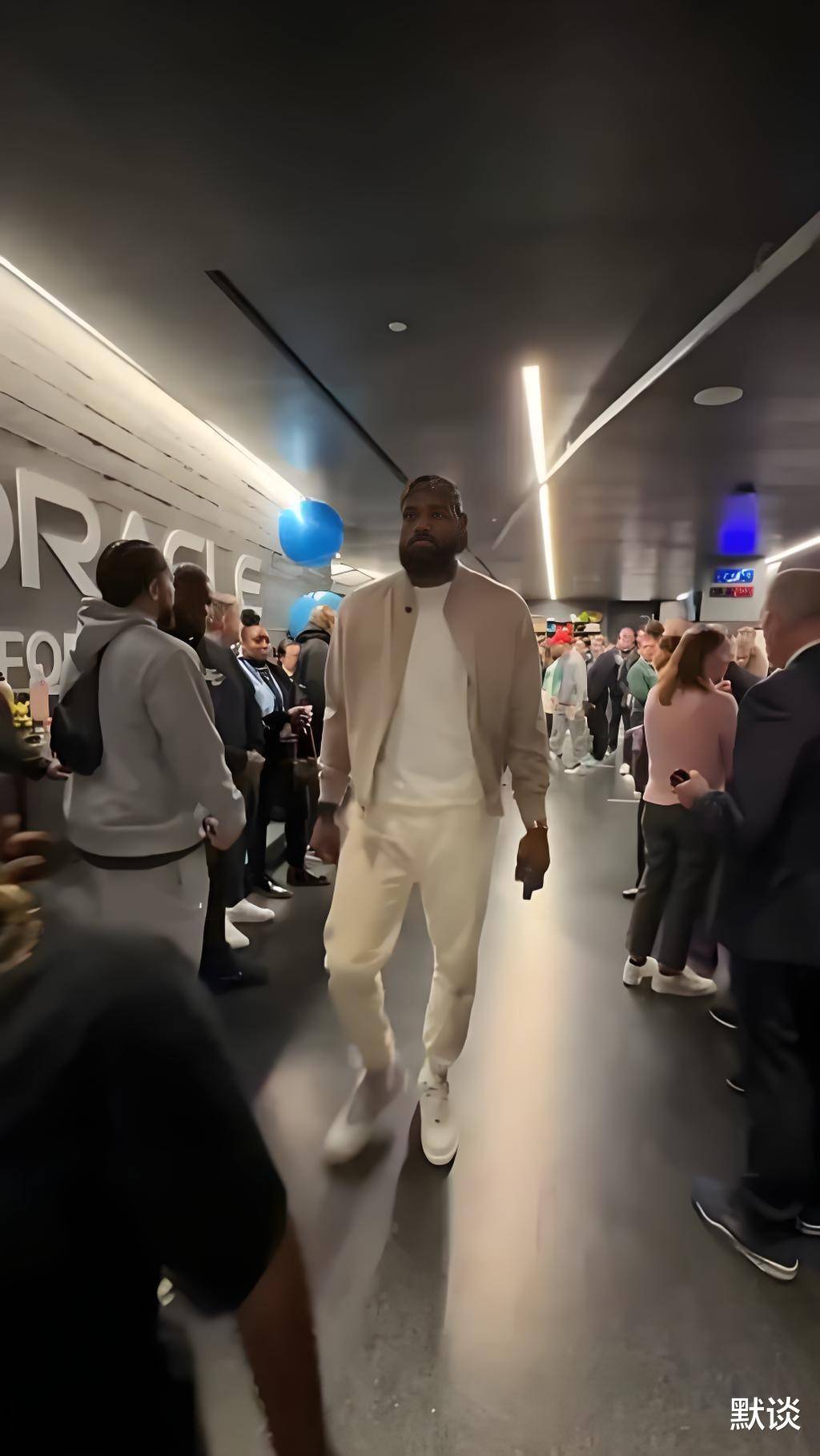 詹姆斯考虑换队为何难实现?NBA劳资协议扼杀交易的简单介绍