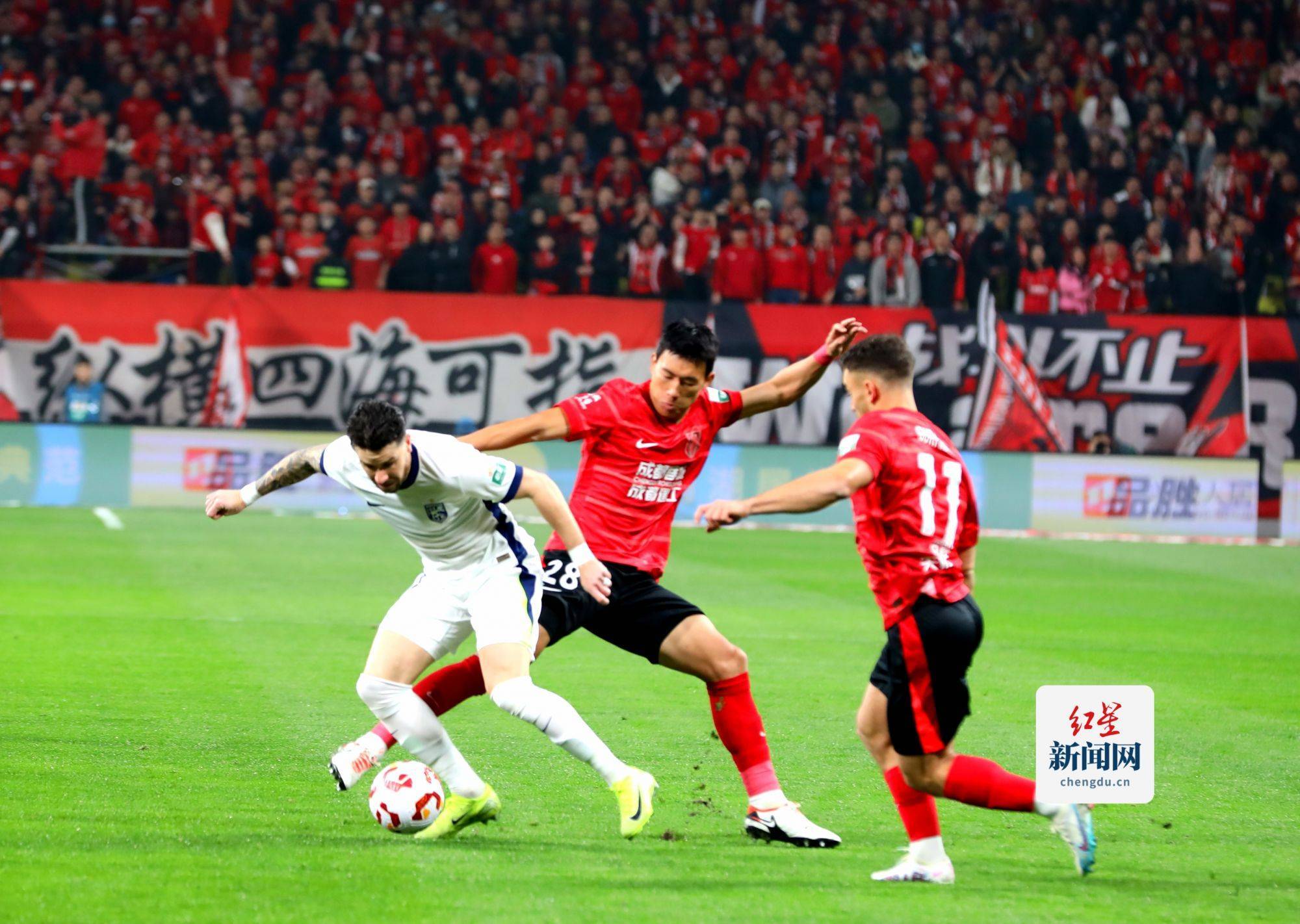 包含乌龙、点球，武汉三镇2-2憾平成都蓉城，比赛中发生了什么？的词条
