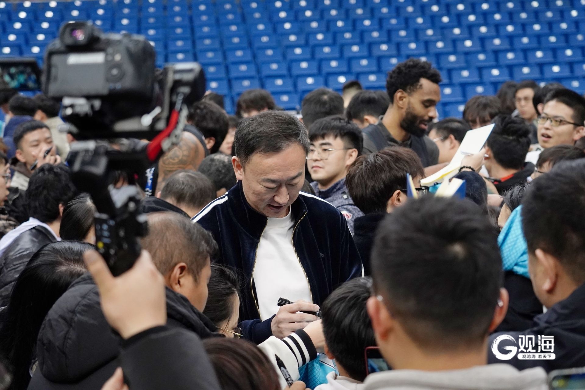 青岛男篮分享青年梯队训练日常：不负汗水，终将绽放