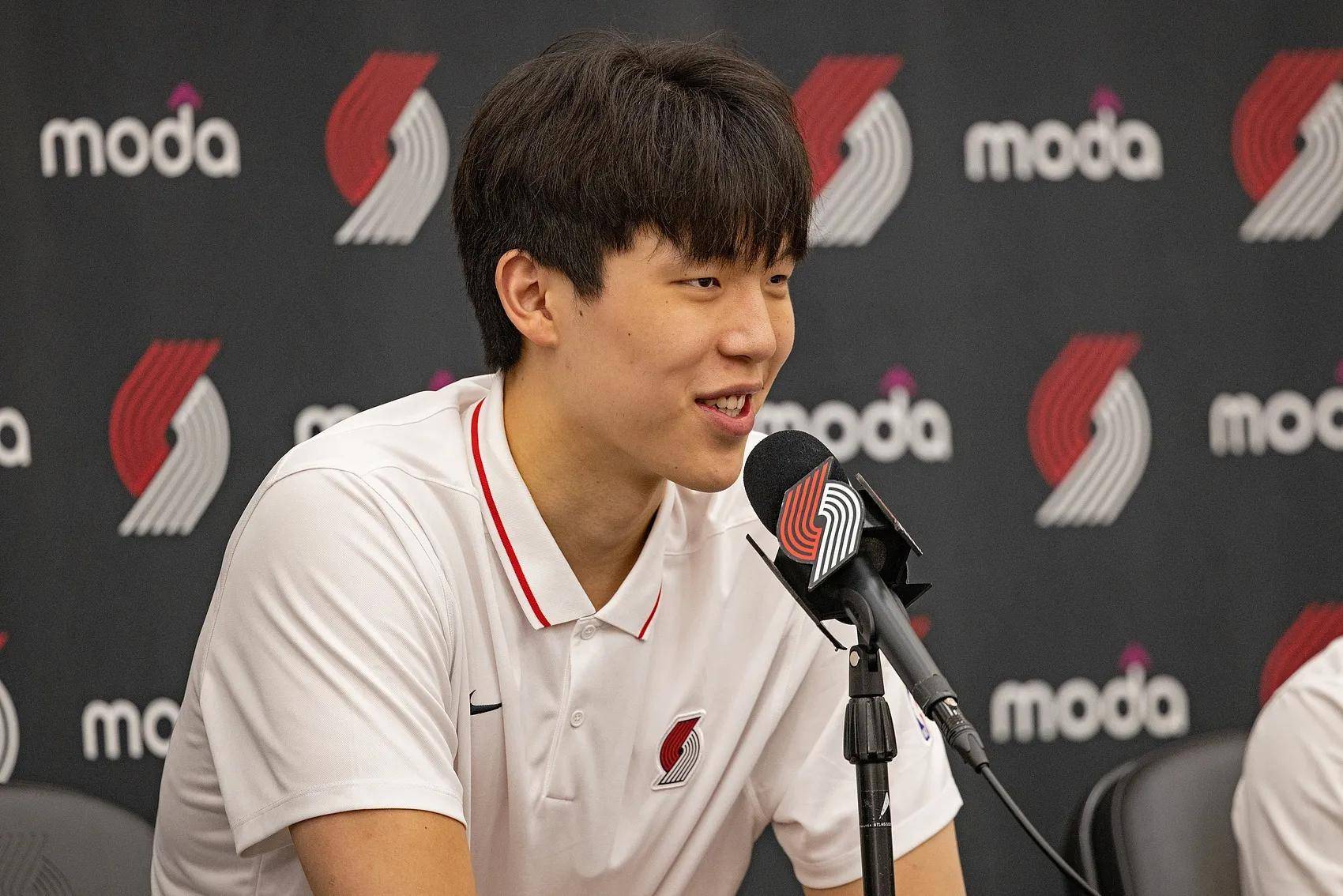 青岛更新杨瀚森特训！NBA级教练一对一强化投篮，好性格助力融入