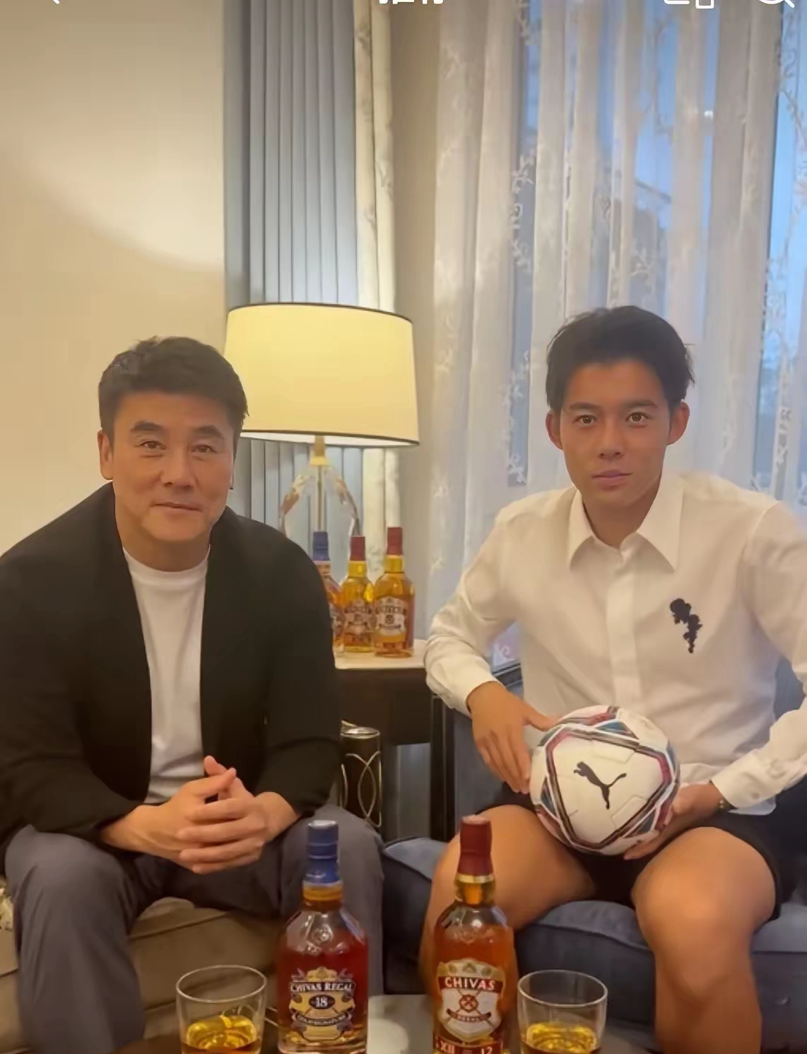 李嗣镕来到天津向津门虎队报到，有很大加盟可能